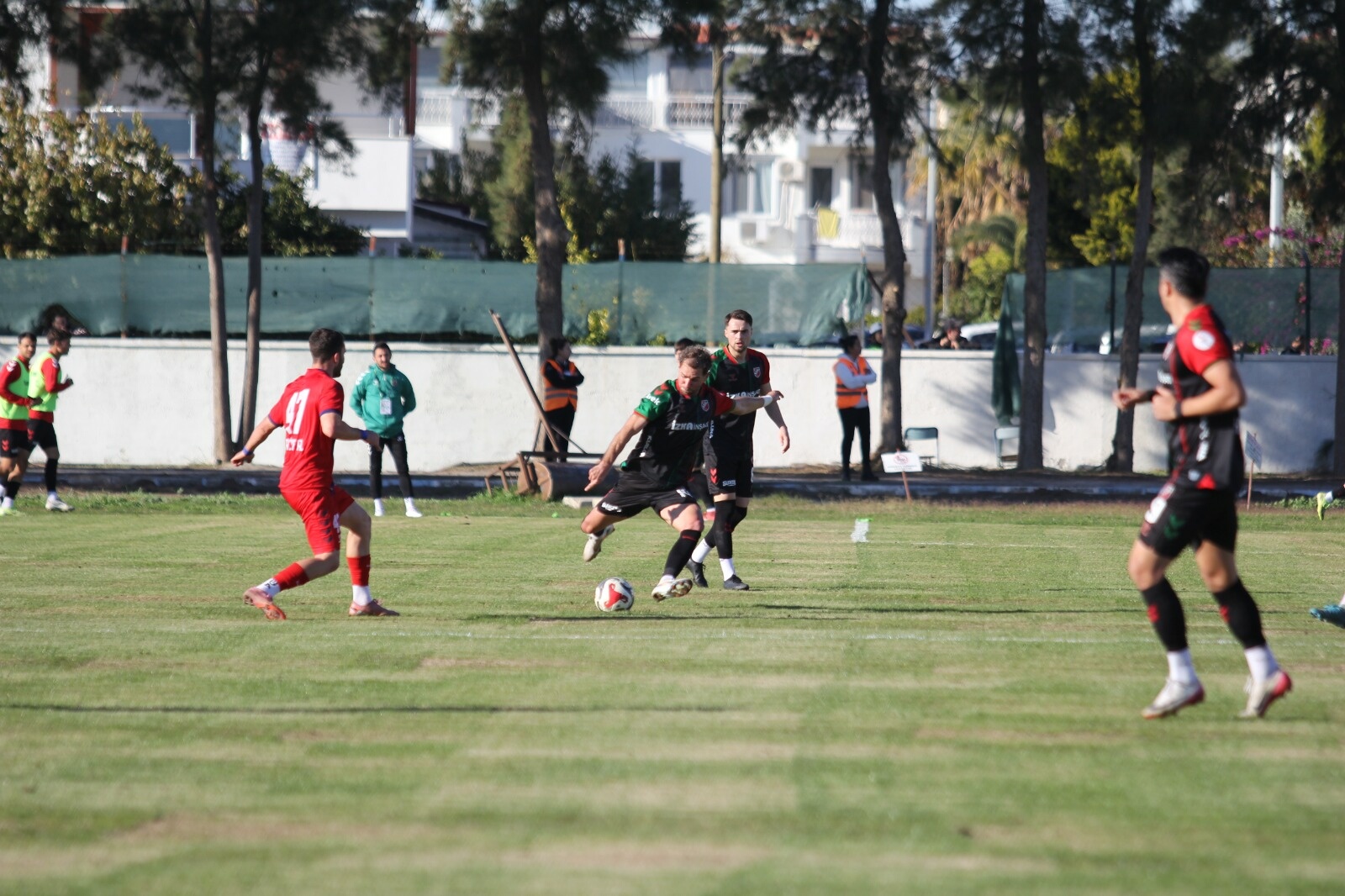 TFF 3. Lig 4. Grup’ta şampiyonluk mücadelesi veren Karşıyaka, ecel