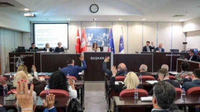 Karşıyaka Belediyesi Aralık ayı olağan meclis toplantısının ikinci birleşimine, CHP