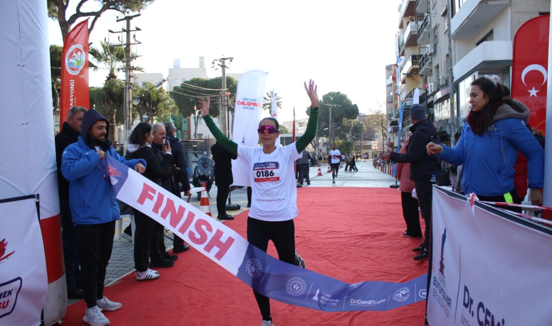 İzmir Büyükşehir Belediyesi tarafından geleneksel hale getirdiği 10 kilometrelik Şehit