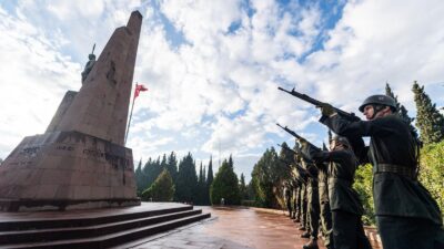 Türkiye Cumhuriyeti’nin ilk devrim şehitleri Asteğmen Kubilay ve silah arkadaşları,