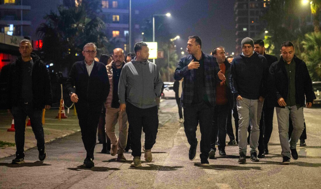 Bornova Belediye Başkanı Ömer Eşki, ilçede süren yol yapım çalışmaları