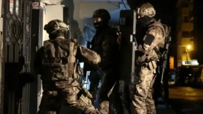 İçişleri Bakanı Yerlikaya, 37 ilde yürütülen operasyonlarda 121 kişinin gözaltına