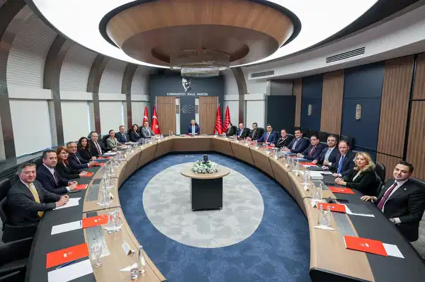 CHP lideri Özgür Özel, yeni MYK ile ilk toplantıda bütçe,