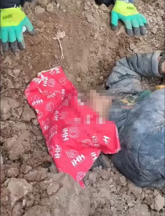 Reyhanlı’da iki gündür kayıp olarak aranan 10 yaşındaki Amir A.,