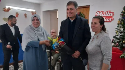 İzmir Büyükşehir Belediye Başkanı Dr. Cemil Tugay, Basmane’de katıldığı çocuk