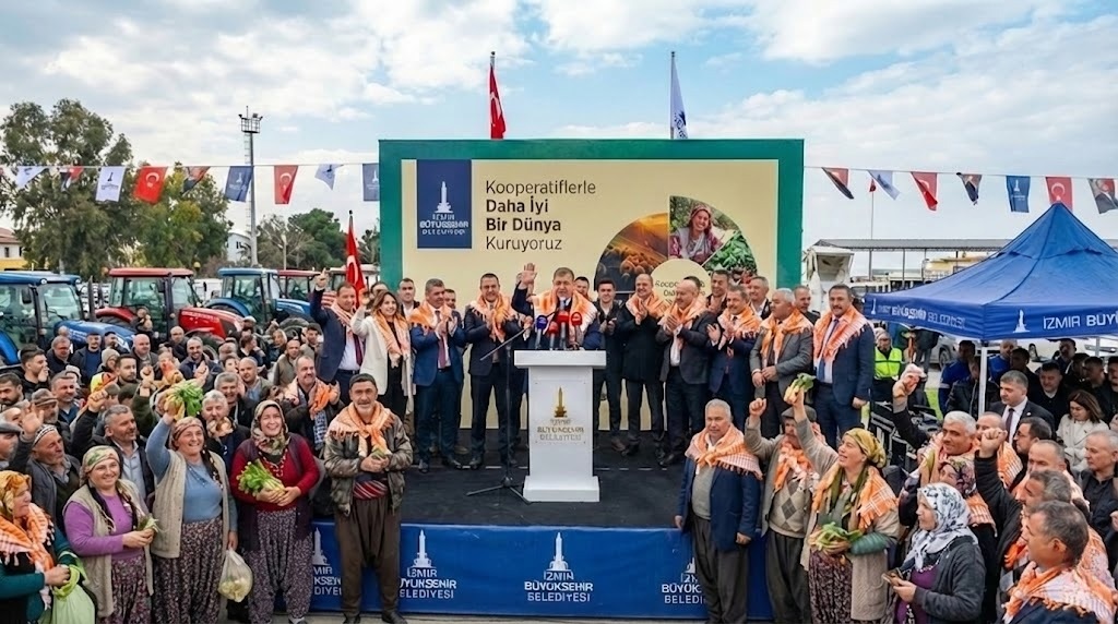 Dünya Kooperatifçilik Günü’nde üreticilerle omuz omuza yürüyen İzmir Büyükşehir Belediye
