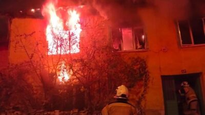 Kütahya’nın Sultanbağı Mahallesi’nde sabaha karşı bir evde çıkan yangın, büyük