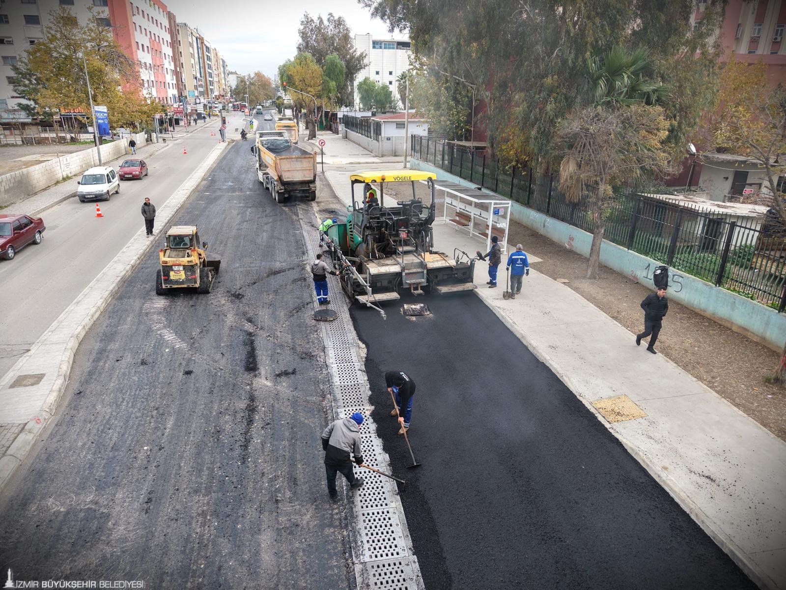 İzmir Büyükşehir Belediyesi, yeni yılın ilk günlerinde kentin ulaşım altyapısını