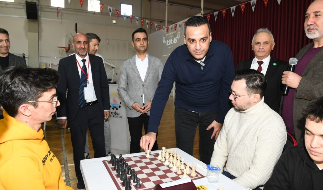 Türkiye’nin dört bir yanından satranç ustaları Çiğli’ye akın etti! 35