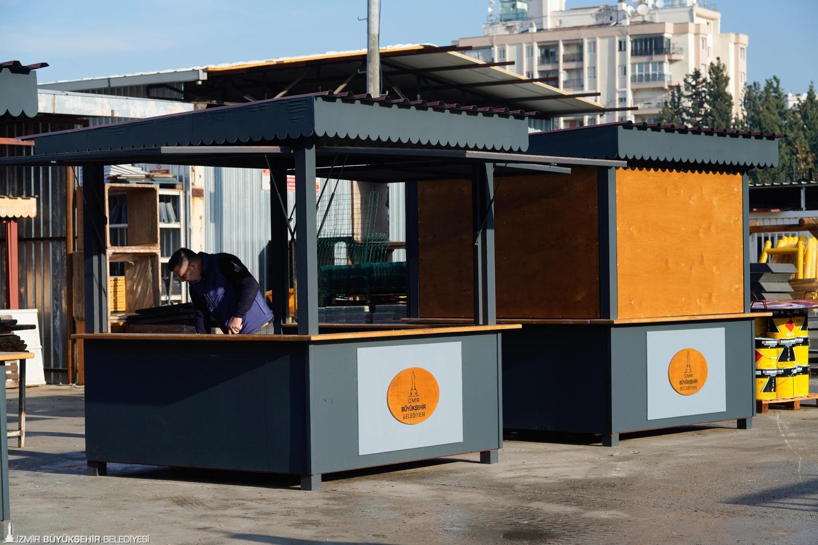 İzmir Büyükşehir Belediyesi, Karşıyaka sahil bandında mısır ve kestane satan