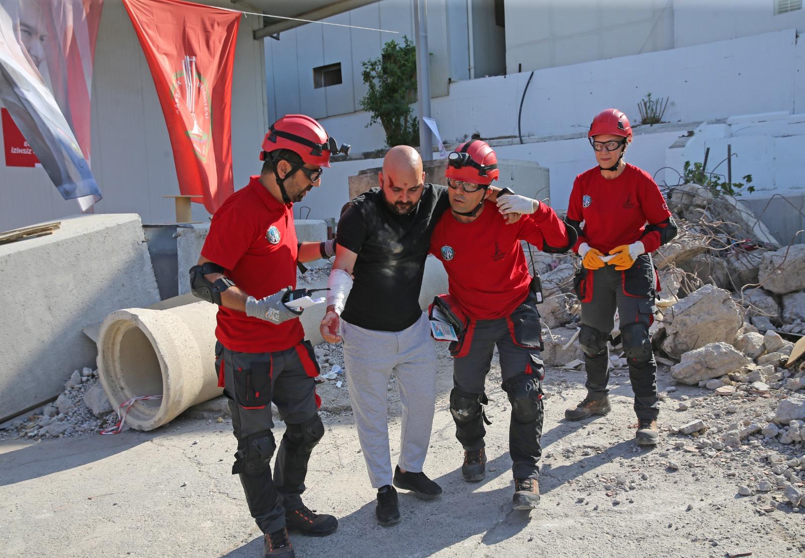 Afetlere karşı dirençli kent hedefiyle çalışmalarını sürdüren Karşıyaka Belediyesi, son