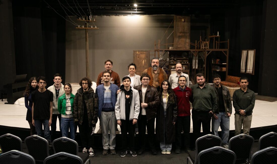 İzmir Büyükşehir Belediyesi Şehir Tiyatroları sezonun en heyecanlı etkinliğine imza