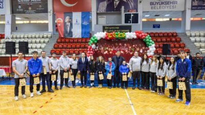 İzmir Büyükşehir Belediyesi Spor Kulübü sporcuları, 2025 yılında ulusal ve