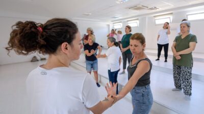 Başkan Cemil Tugay’ın 2025 vizyonu meyvelerini verdi: İzmir, kadınların sokaklarında