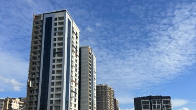 İzmir Büyükşehir Belediyesi, kentsel dönüşüm çalışmalarına hız kesmeden devam ediyor.