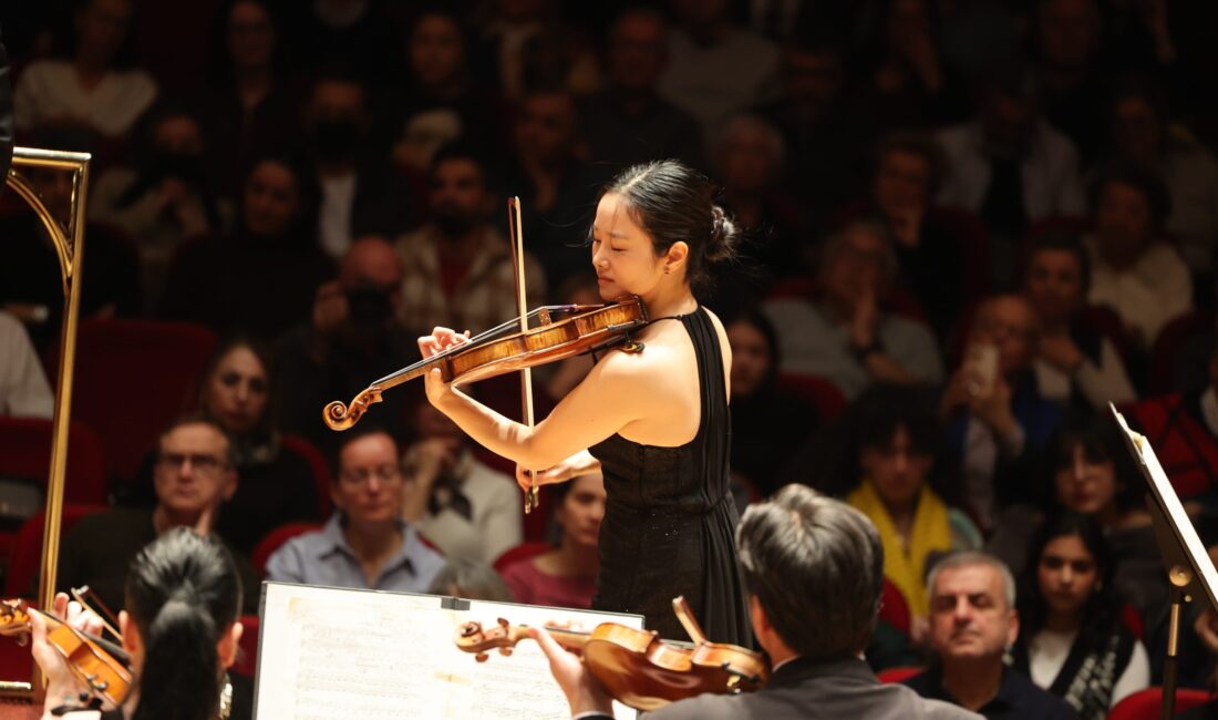 İzmir Büyükşehir Belediyesi Ahmed Adnan Saygun Sanat Merkezi'nde (AASSM) iki