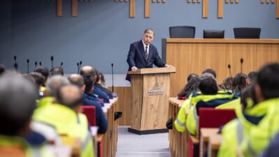 İzmir Büyükşehir Belediye Başkanı Dr. Cemil Tugay, belediye personeline seslendi,