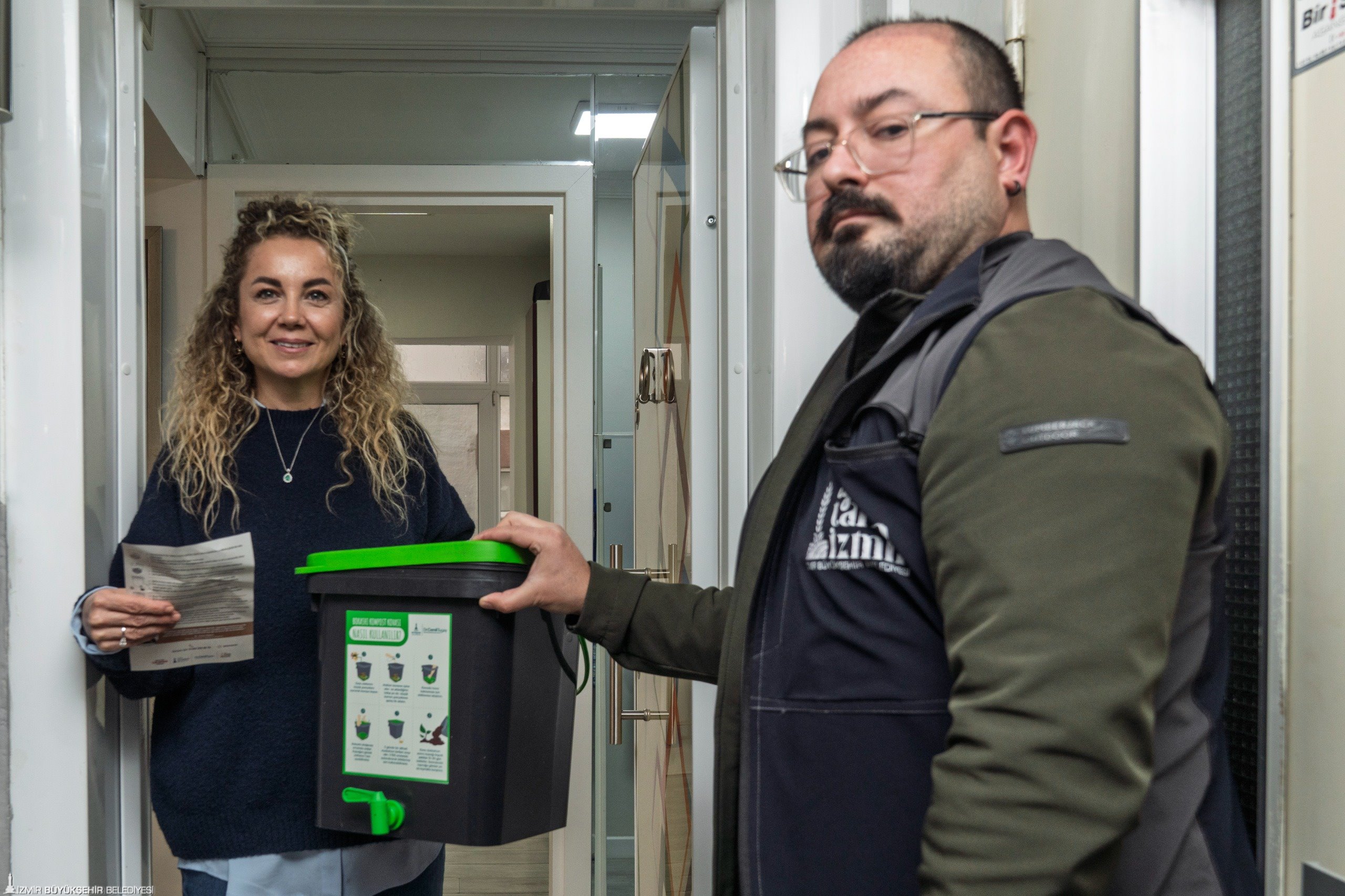 İzmir Büyükşehir Belediyesi, organik atıkların çöpe gitmesini engelleyerek sera gazı