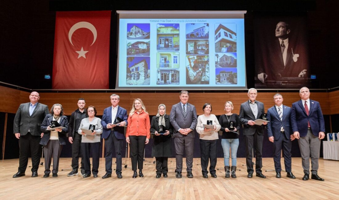 İzmir Büyükşehir Belediye Başkanı Dr. Cemil Tugay, kentin yer altı