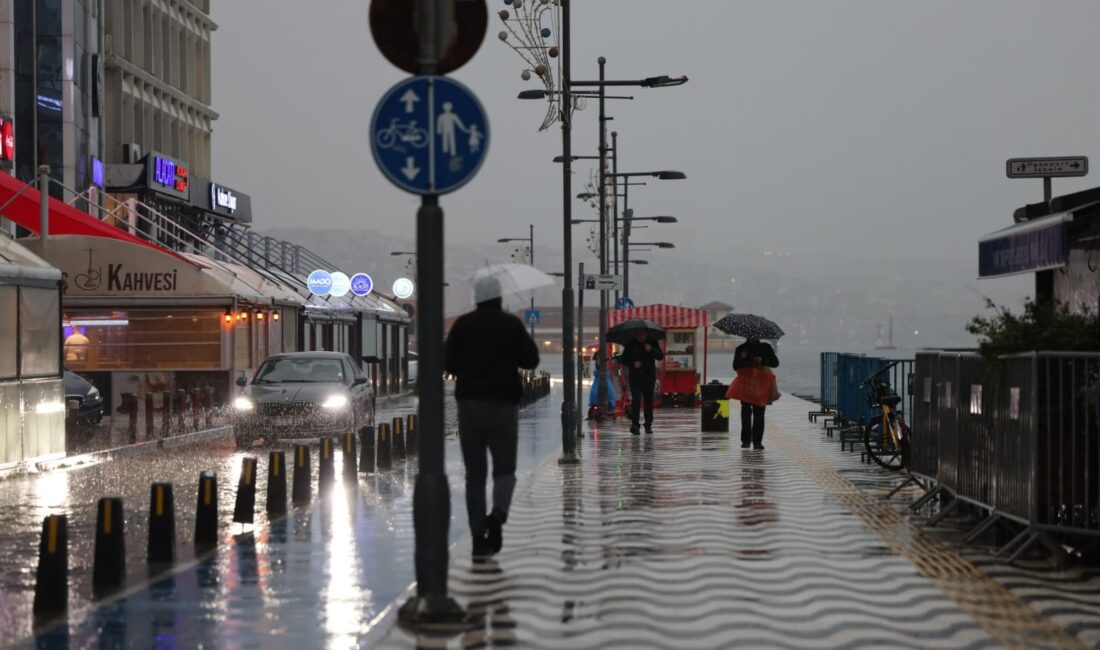 İzmir Büyükşehir Belediyesi AKOM planını devreye soktu; itfaiye ve İZSU