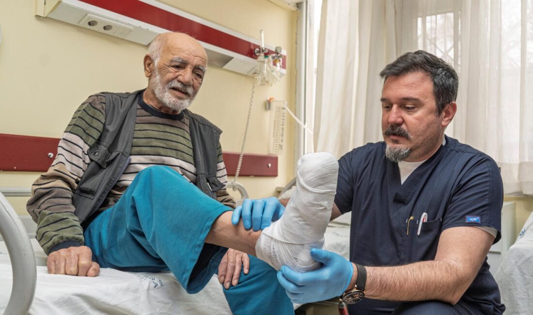 Diyabetik ayak enfeksiyonu nedeniyle uzvunu kaybetmek üzere olan Artvinli Mustafa