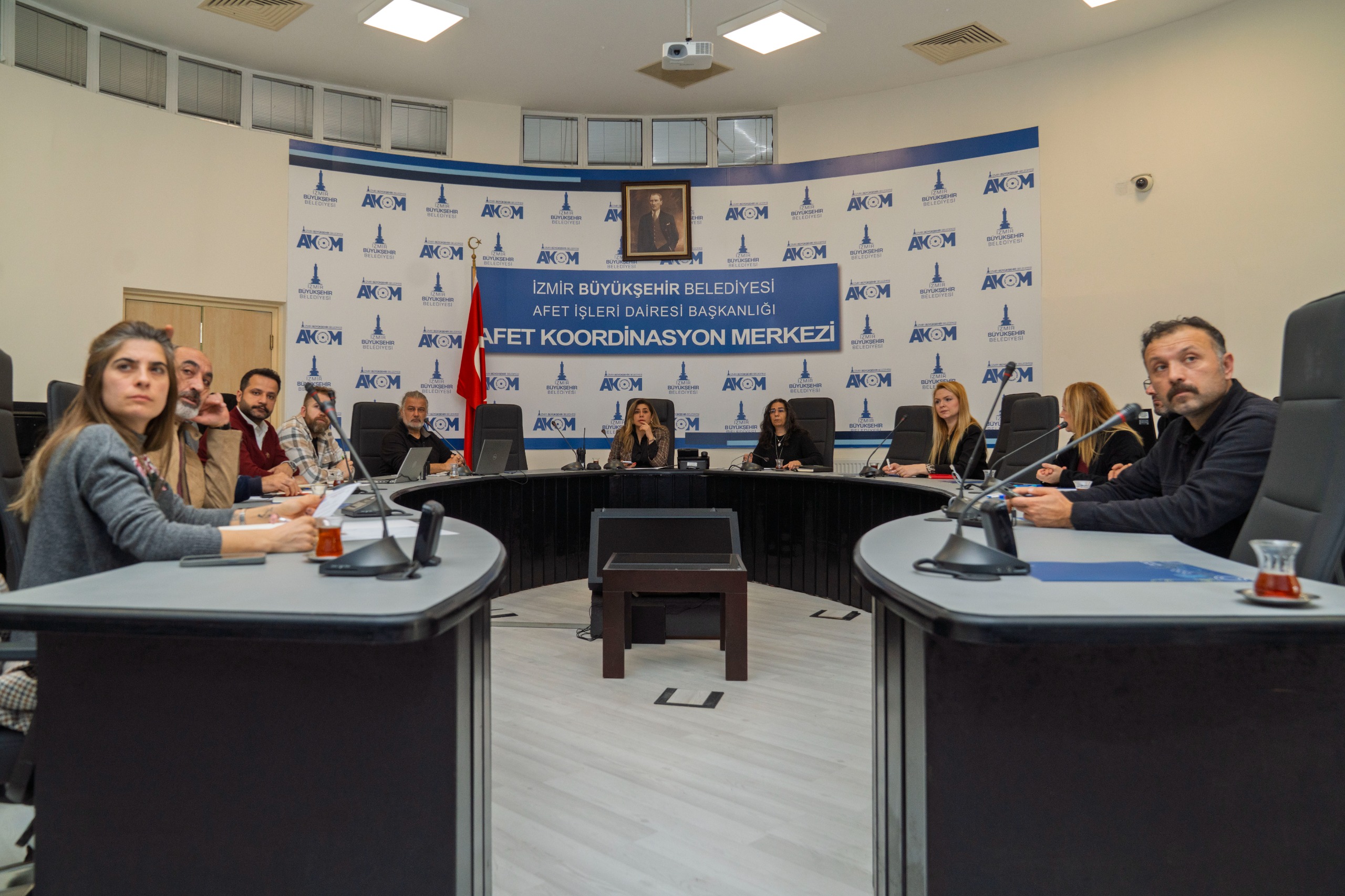 Pazar günü plan yapanlar dikkat! İzmir'de "Kriz Masası" kuruluyor: Alarm seviyesi yükseltildi!