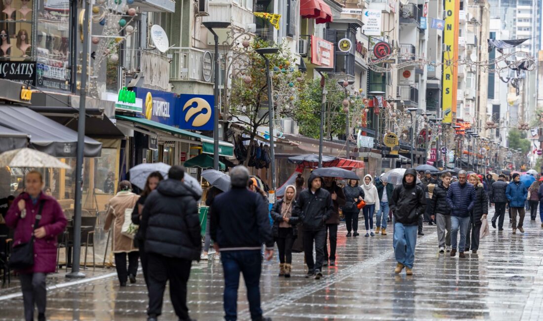 Meteoroloji’den gelen "Turuncu Kod" alarmı sonrası İzmir Büyükşehir Belediyesi kriz