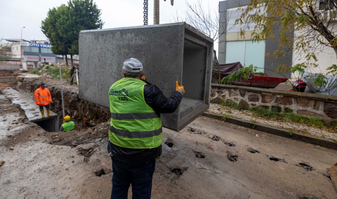 İzmir Büyükşehir Belediyesi, iki ilçenin altyapısını sil baştan yeniliyor. İZSU'nun