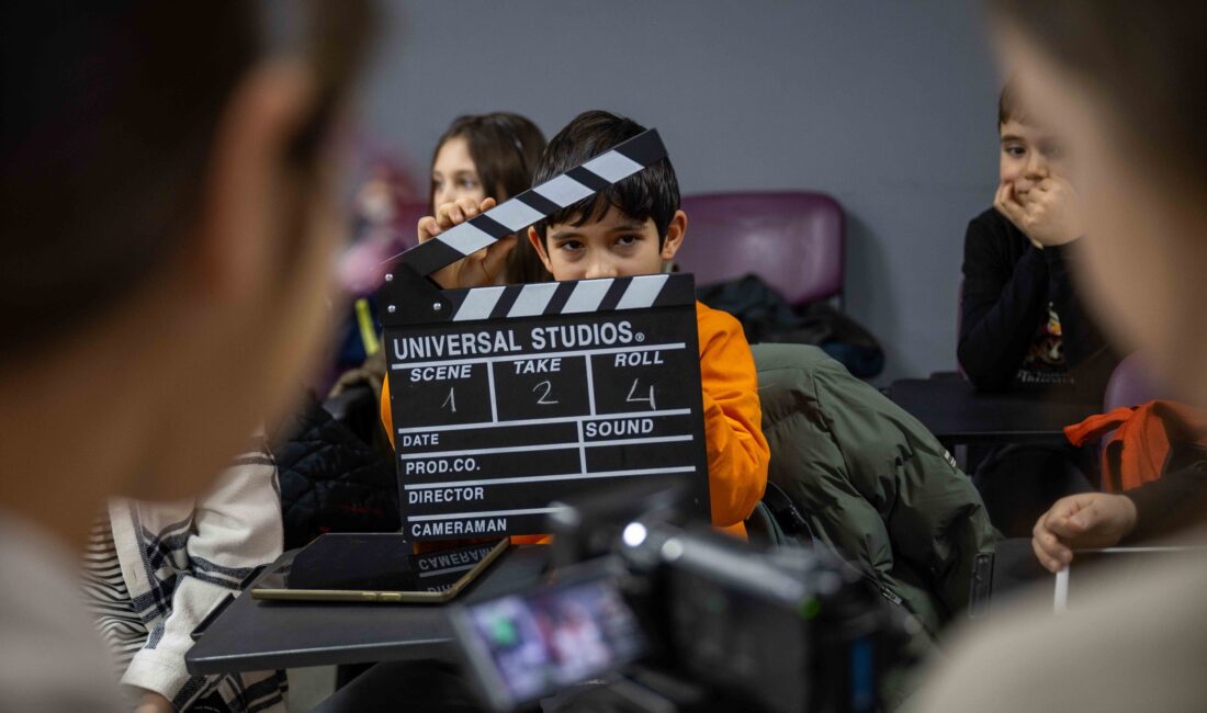 Bornova Belediyesi’nin yarı yıl tatiline özel film kulübü, çocuklara sinemanın