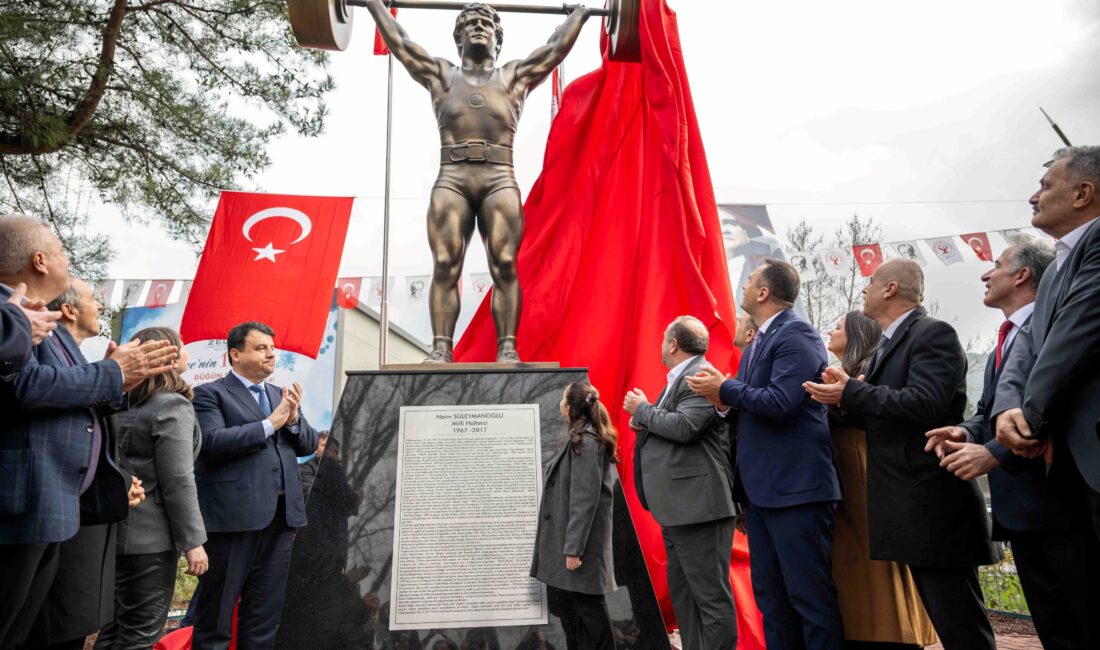 Baştan sona yenilenen Pınar Caddesi'ne şampiyon imzası! Pınarbaşı'nda tarihi gün!