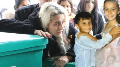 Adana’nın Sarıçam ilçesinde, babaları Sergen Altunbaş tarafından uykuda ya da