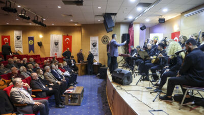 Araştırmacı gazeteci ve yazar Uğur Mumcu, bombalı suikast sonucu katledilişinin