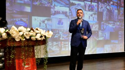 Bornova Belediyesi, eğitime verdiği destek ve genç odaklı çalışmalarıyla İzmir