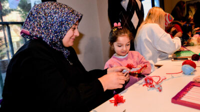 Bornova Belediyesi Çocuk Oyun ve Aktivite Merkezlerinde düzenlenen ebeveyn atölyeleri