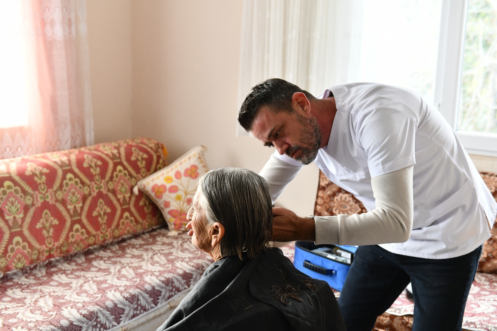 Çiğli Belediyesi’nden gıda kolisi seferberliği