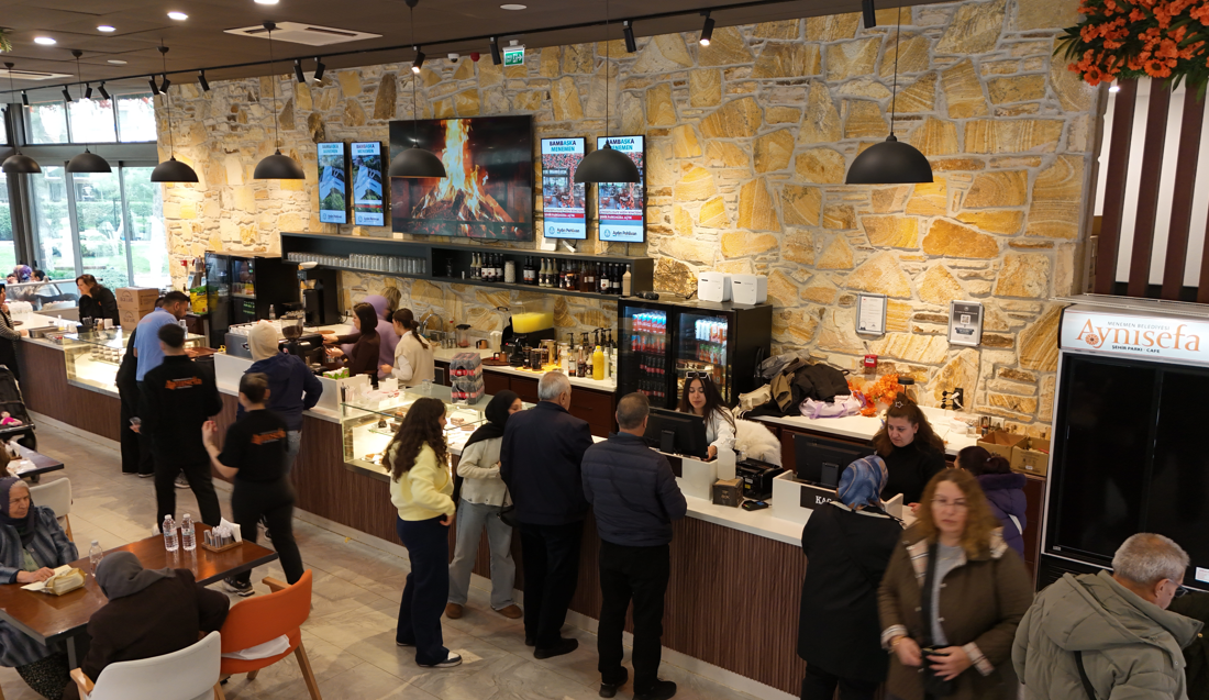 Dışarıda iki kişilik yemeğe bin lira veren emekli Sebahattin amca