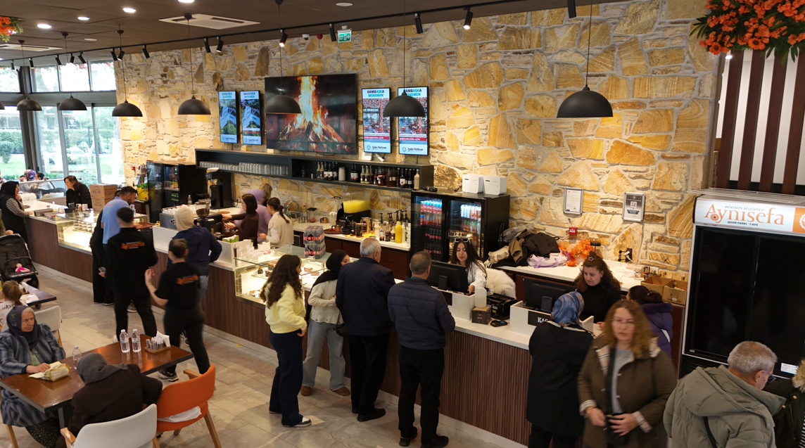 Dışarıda iki kişilik yemeğe bin lira veren emekli Sebahattin amca