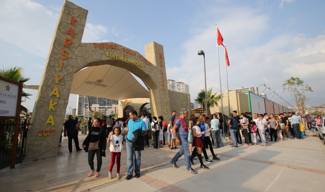 Karşıyaka Belediyesi, yarıyıl tatilindeki öğrenciler için Evrensel Çocuk Merkezi ve