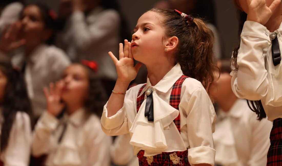 Müzik dünyasının gözü İzmir’e çevrildi. Türk ve dünya koro repertuvarının