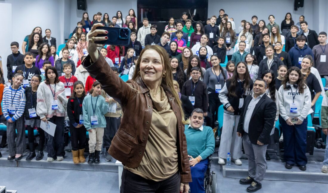Konak Belediye Başkanı Nilüfer Çınarlı Mutlu, Konak Kent Konseyi bünyesinde