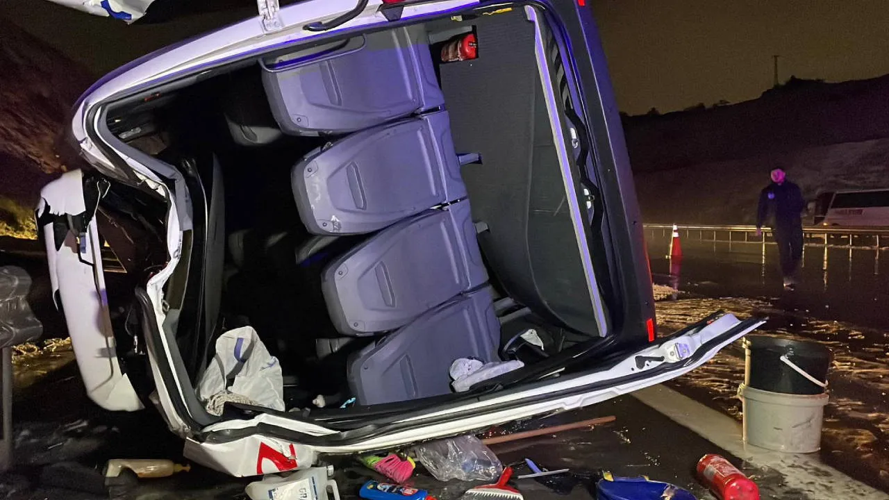 Kuzey Marmara Otoyolu'nda sabaha karşı can pazarı... Kontrolden çıkan servis