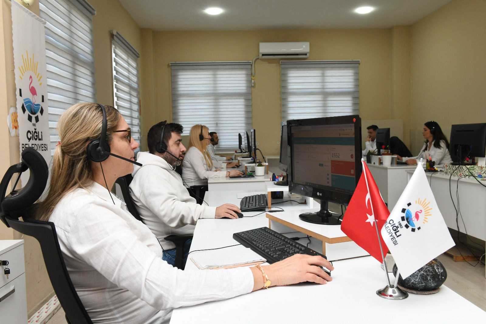 Çiğli Belediyesi, çağrı merkez, sosyal medya kanalları, WhatsApp şikayet hattı,