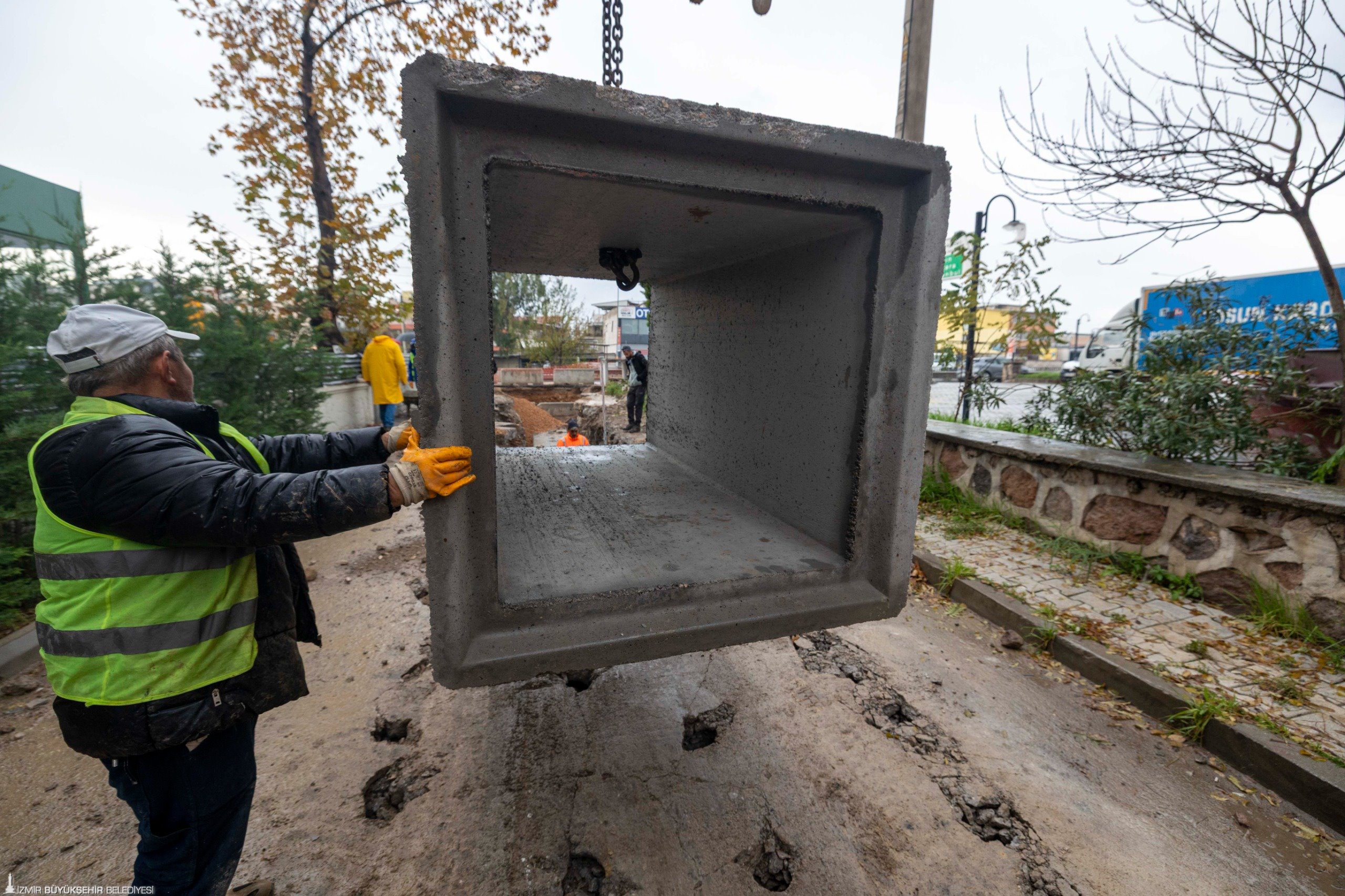 İzmir Büyükşehir Belediyesi, Çiğli’nin hızla yapılaşan ve artan nüfusuyla dikkat