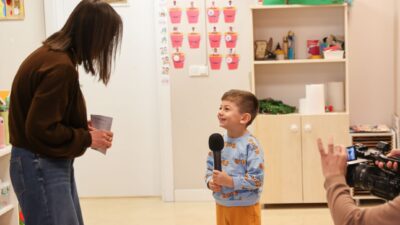 Buca Belediyesi Çınar Anaokulları’nda bu hafta heyecan doruktaydı! Geleceğin gazetecileri