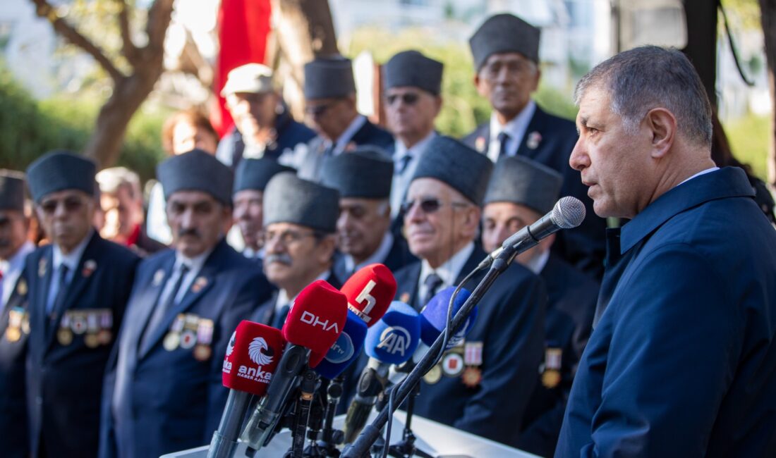 Türkiye Cumhuriyeti’nin kurucusu Ulu Önder Gazi Mustafa Kemal Atatürk’ün İzmir’e
