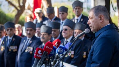 Türkiye Cumhuriyeti’nin kurucusu Ulu Önder Gazi Mustafa Kemal Atatürk’ün İzmir’e