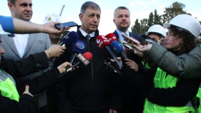 İzmir'in göbeğinde 30 yıldır utanç çukuru olarak duran arazi için