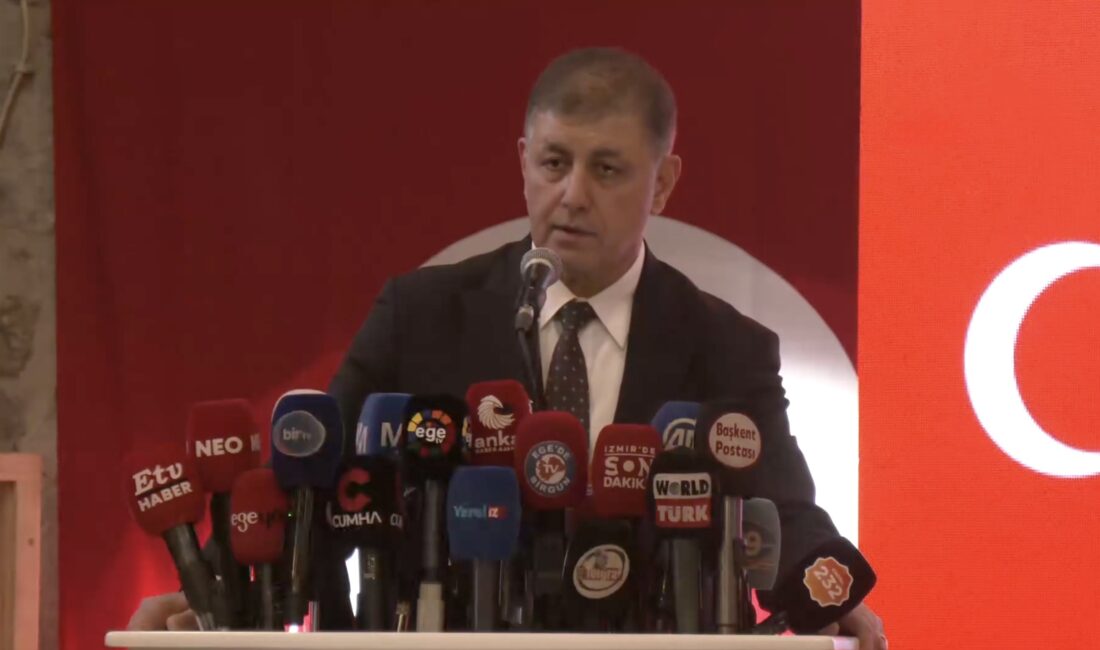 CHP’nin Türkiye genelinde başlattığı ‘Yerel Medya Buluşmaları’nın İLK durağı İzmir