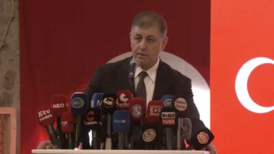 CHP’nin Türkiye genelinde başlattığı ‘Yerel Medya Buluşmaları’nın İLK durağı İzmir