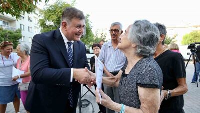 İzmir Büyükşehir Belediye Başkanı Dr. Cemil Tugay, sosyal medya hesabından